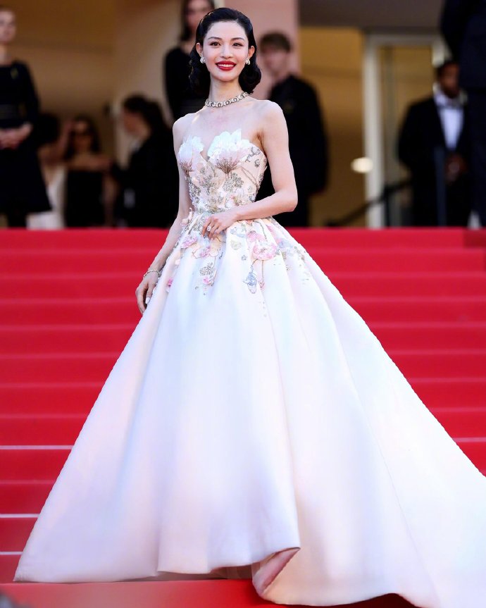 Cannes red carpet outfit, Chinese actress Elaine Zhong