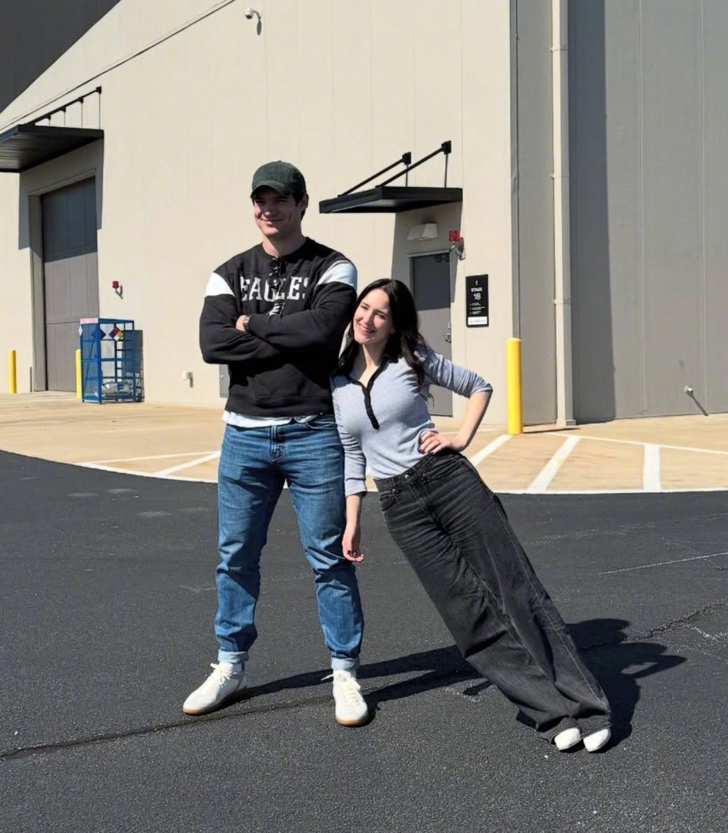 On the set of Superman: David Corenswet and Rachel Brosnahan