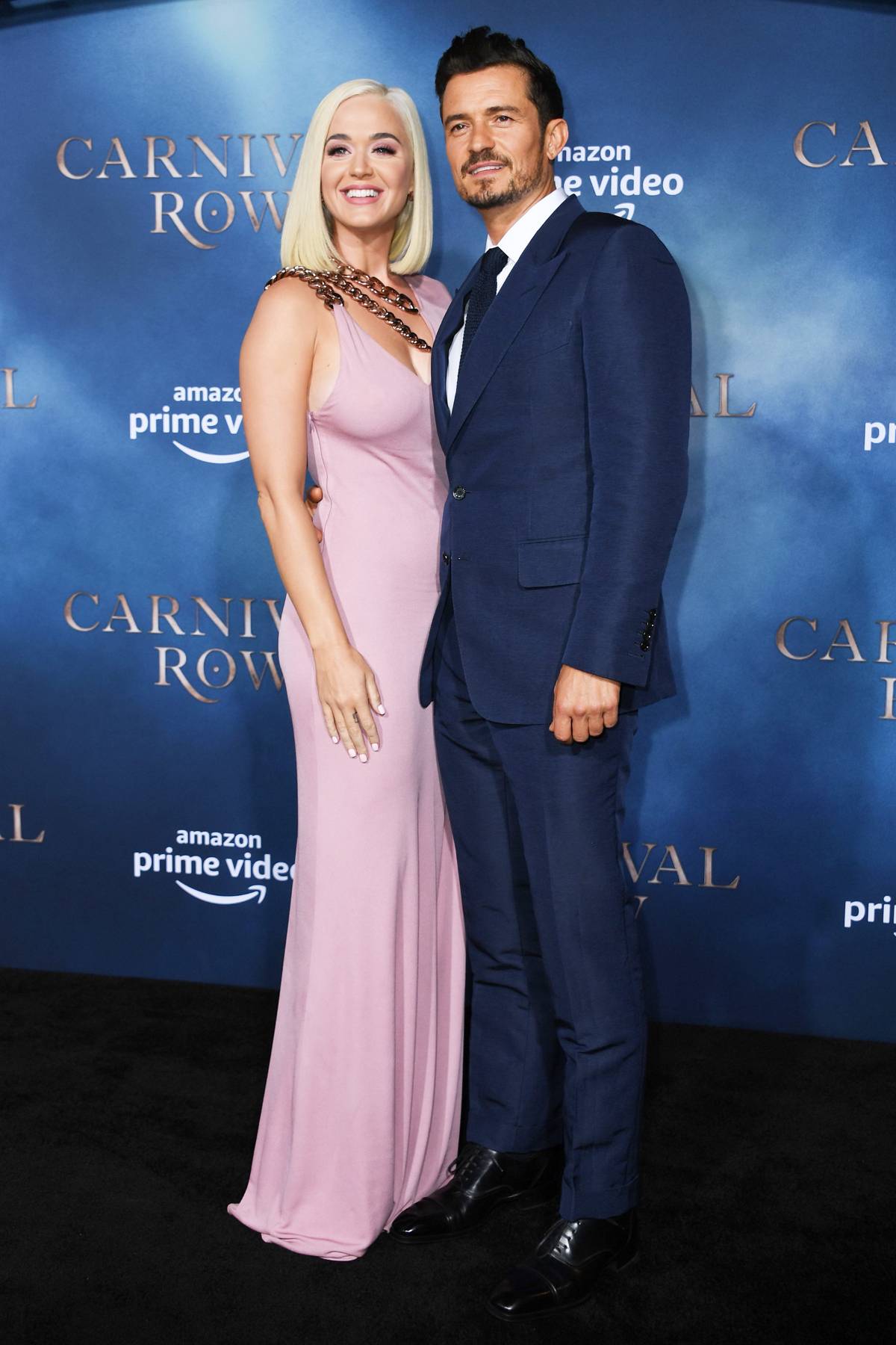 Rating of outfits in photos of Katy Perry and Orlando Bloom
