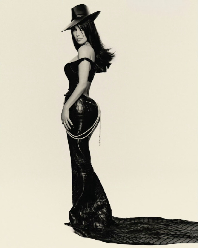 Gown ensemble. Kim Kardashian. #MetGala