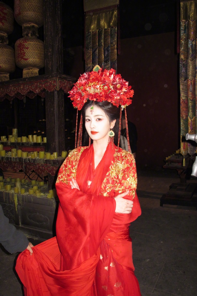 Traditional Chinese wedding dress