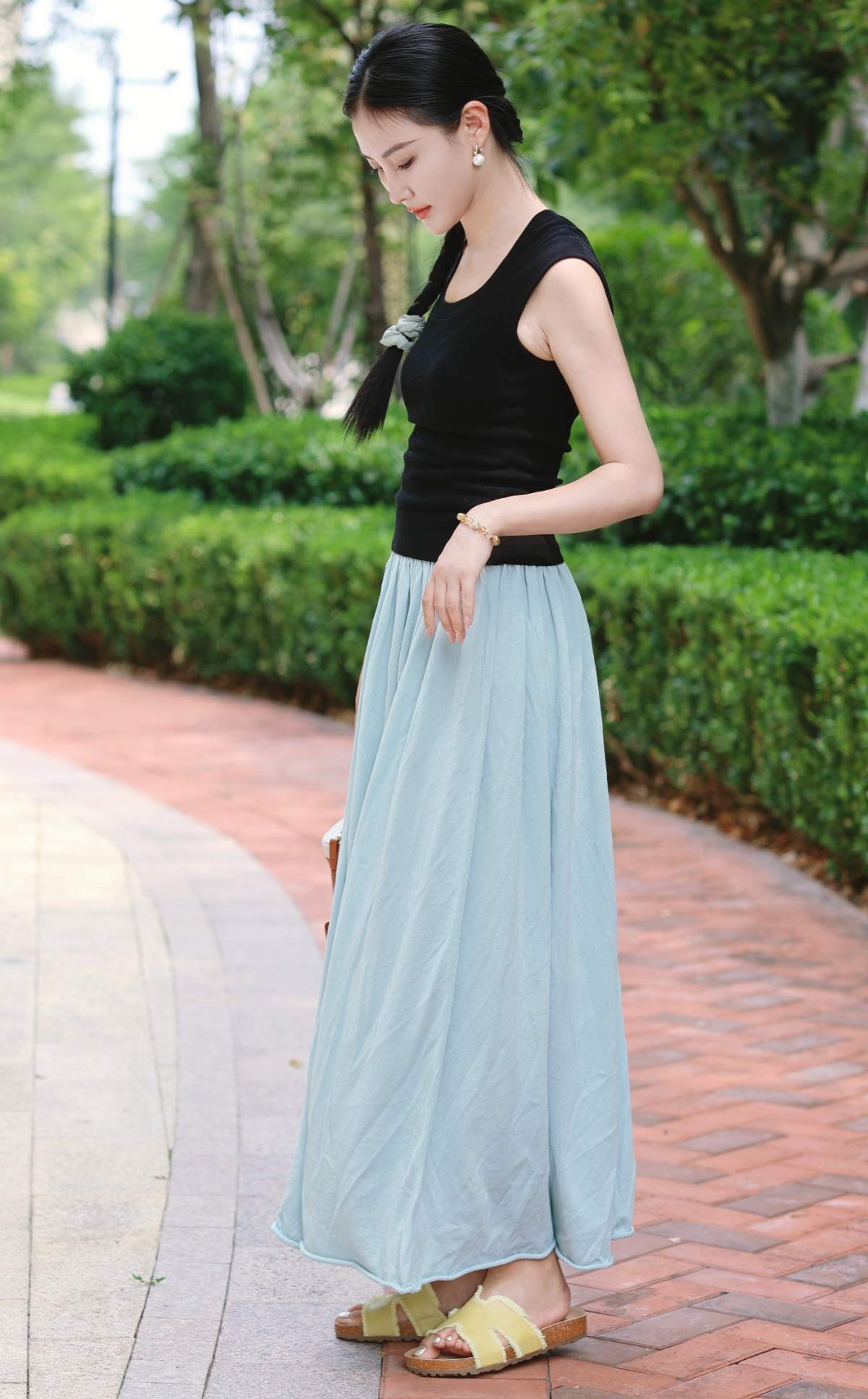 Summer outfit:  black sleeveless top & sky blue maxi skirt combo