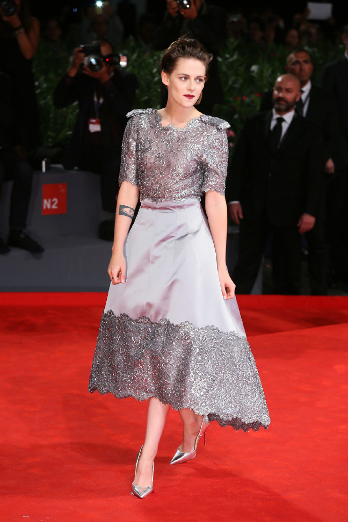 Review of Kristen Stewart's gown at the 2015 Venice Film Festival