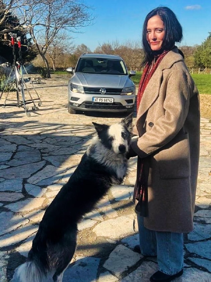 Eva Green posts on Instagram: Oversized coat & straight jeans combo
