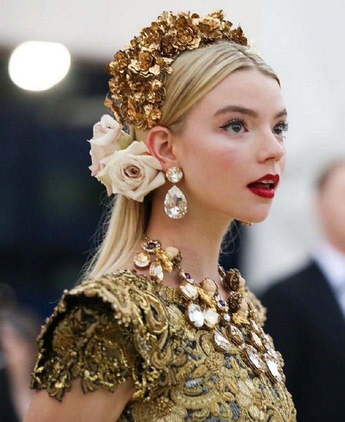 Dress & headpiece combination
