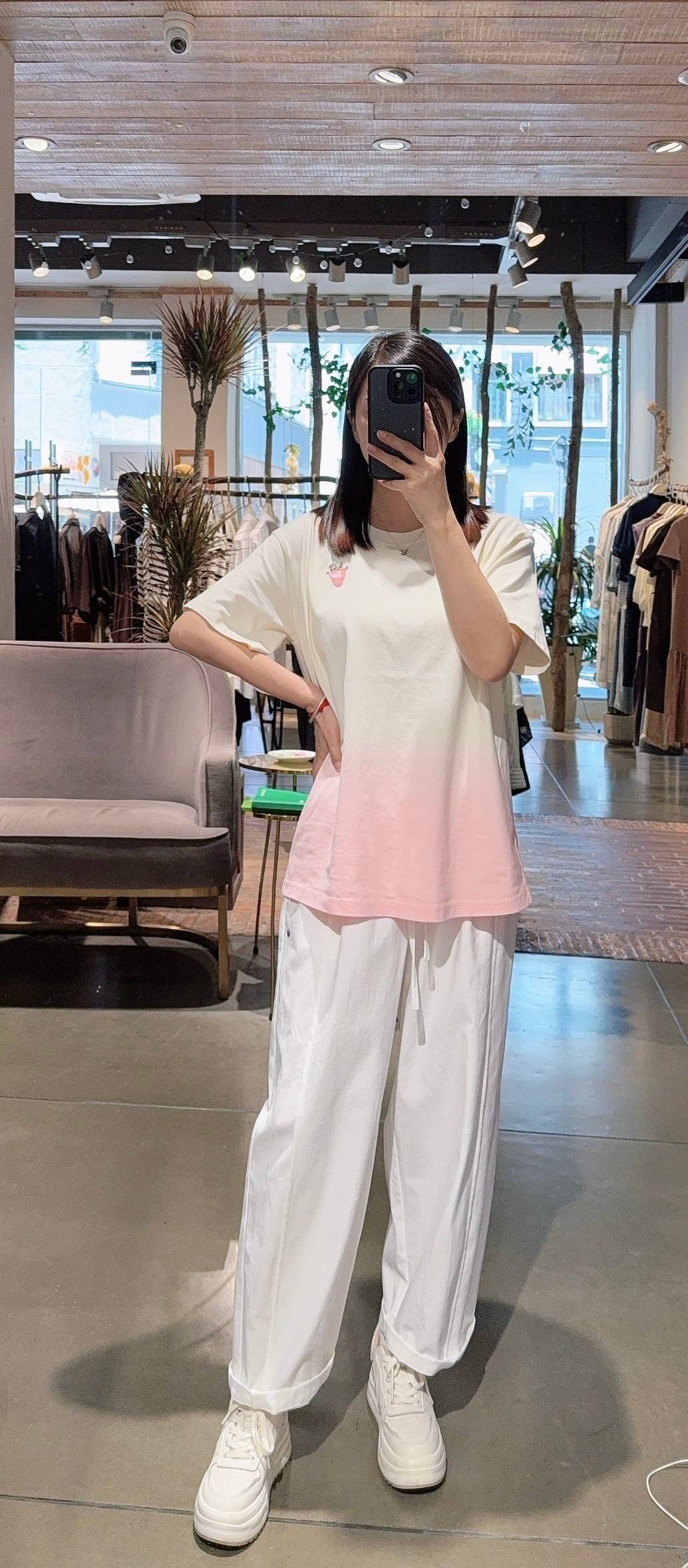 Relaxed Casual Outfit with Ombre T-shirt and White Drawstring Pants Paired with Sneakers