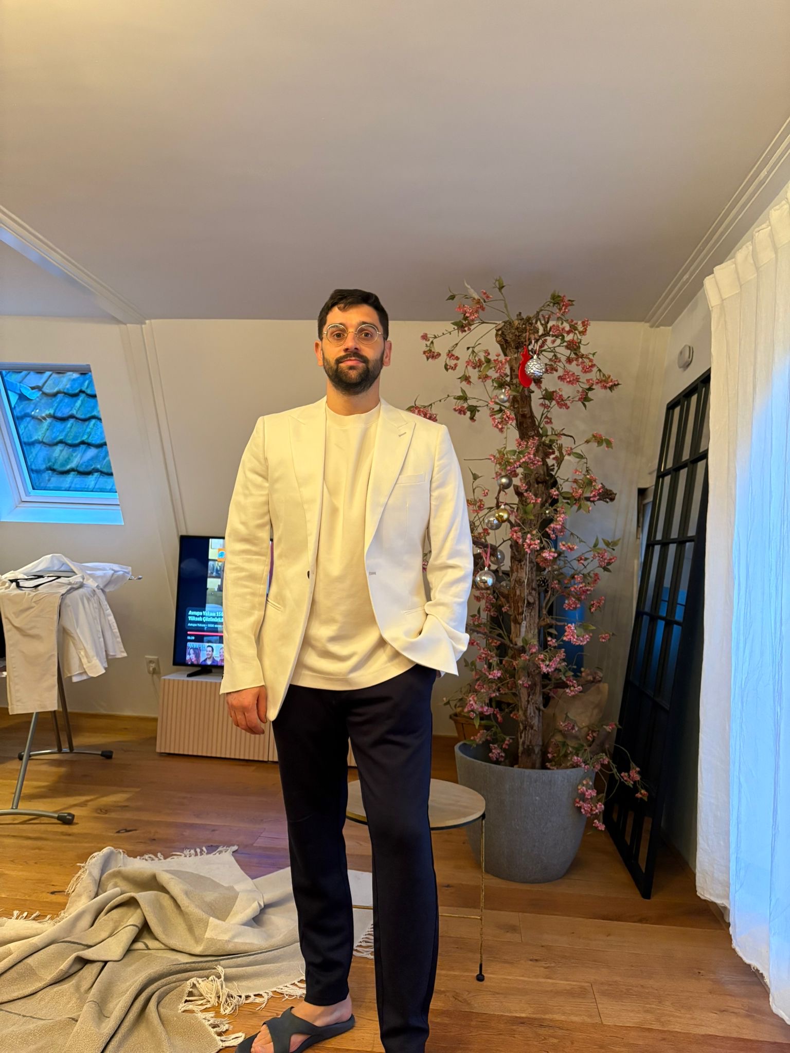 Elegant blazer paired with t-shirt