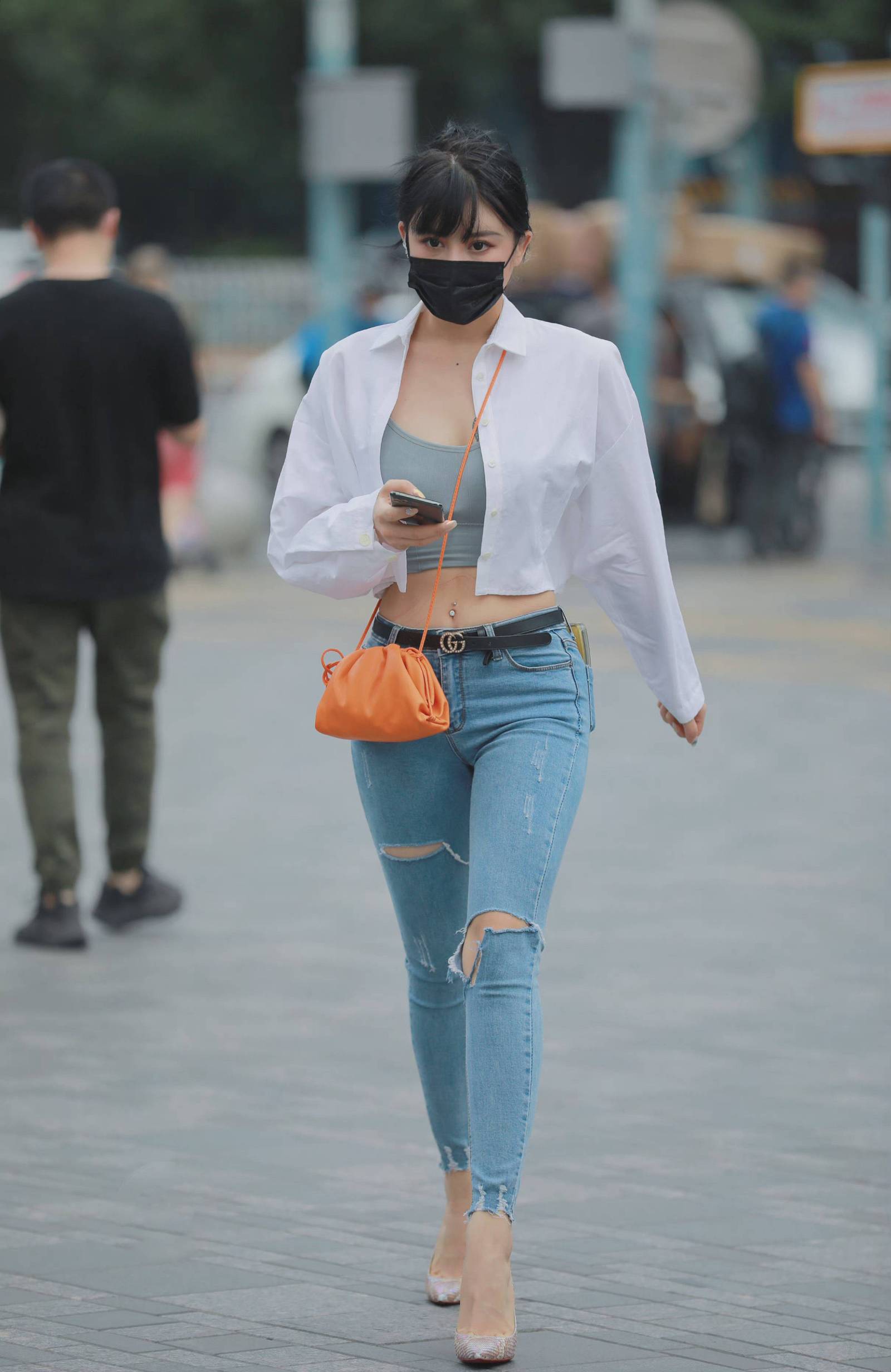 Cropped Shirt ensemble