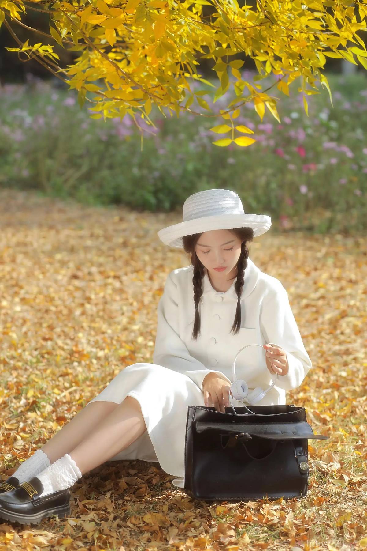 Autumn outfits for girls with artistic temperament