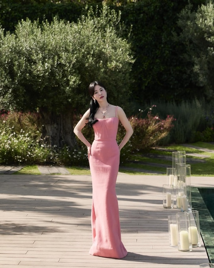Song Hye Kyo in a pink dress with spaghetti strap