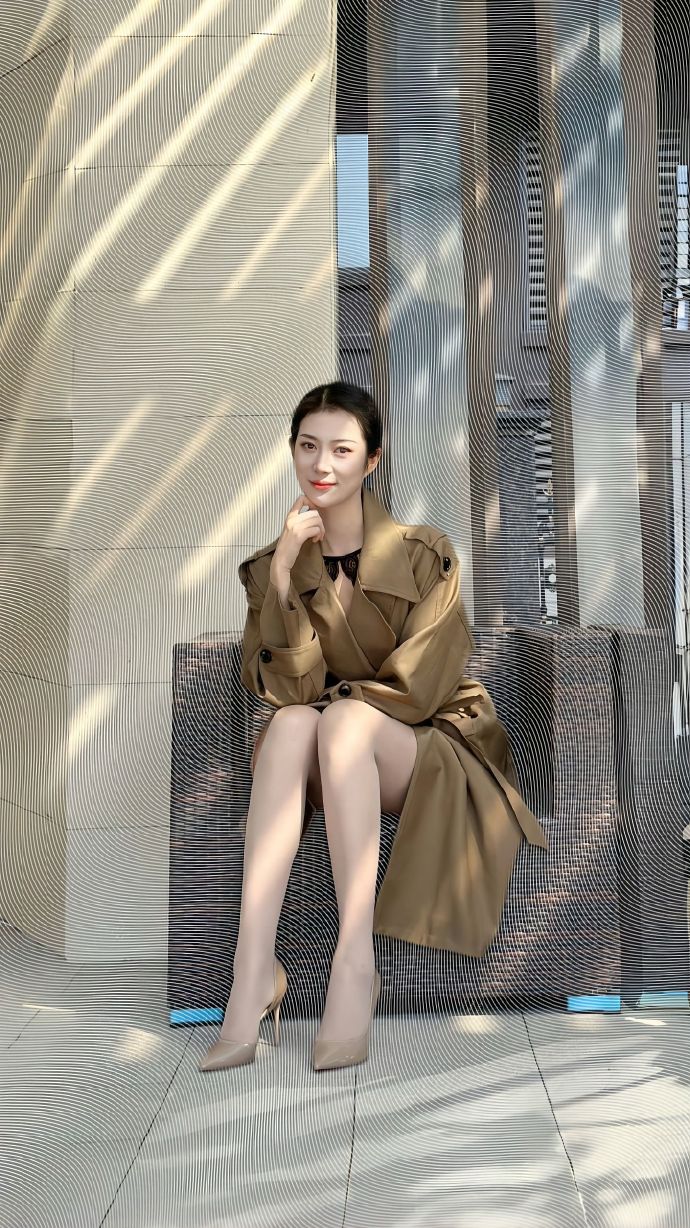 Trench coat with heels