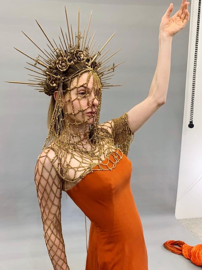 Rebecca Ferguson behind the scenes of Dune in 2021.