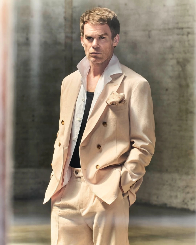 Michael C. Hall, Emmy Magazine, Double-breasted suit ensemble