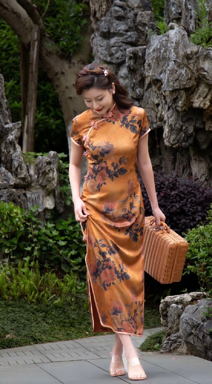 Embroidered Cheongsam in Traditional Chinese Style