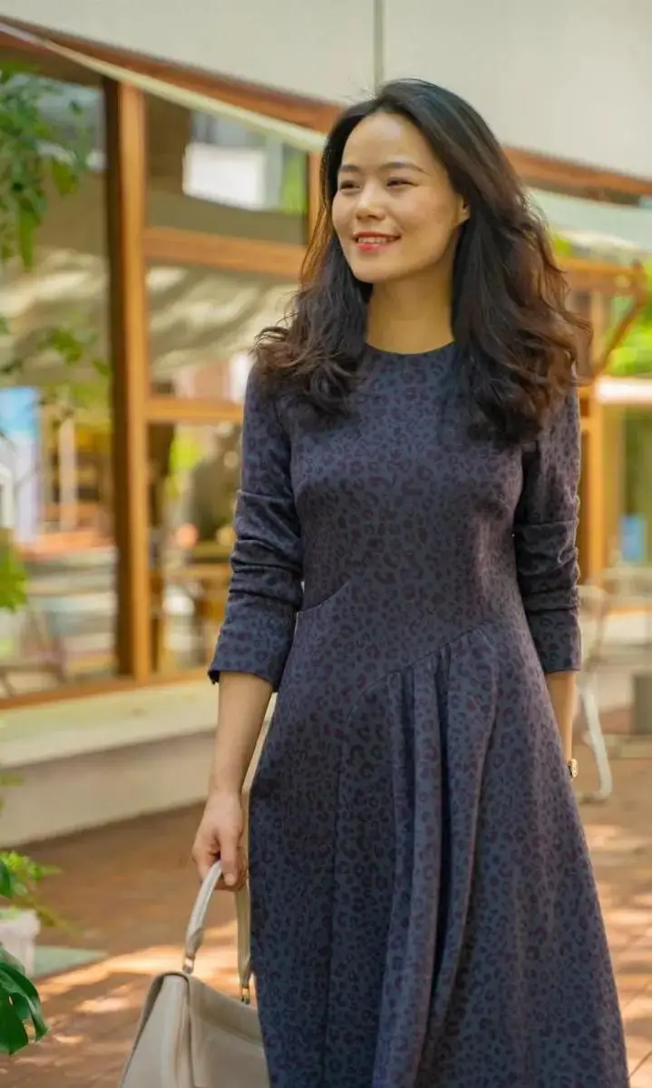 Leopard print skirt, very charming