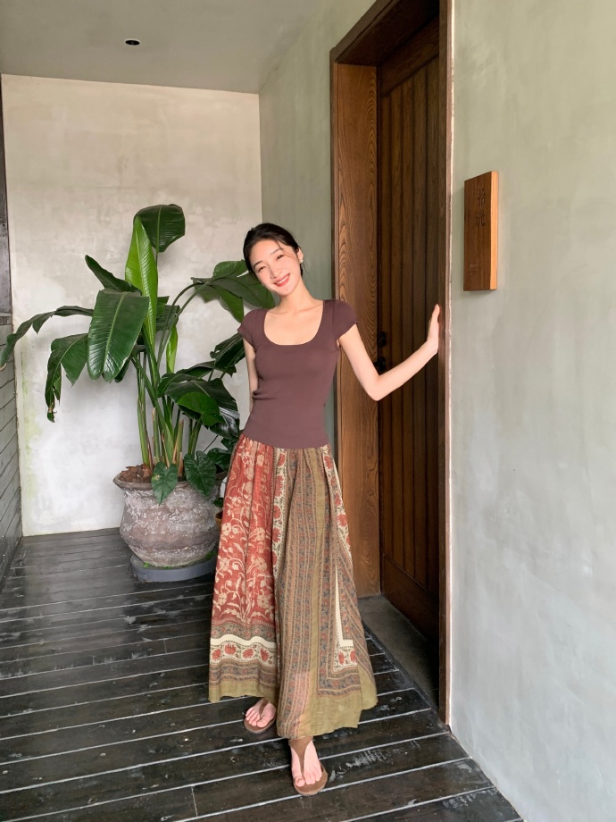 Cool summer outfits: Elegant top paired with maxi skirt