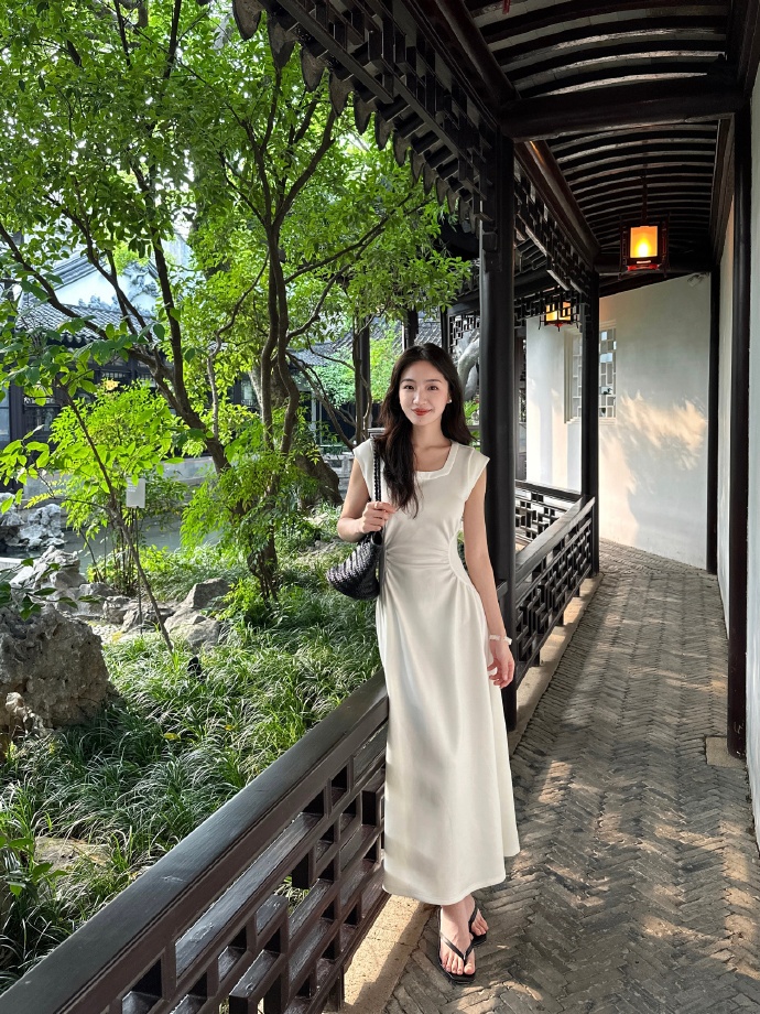 Dress & sandals combination