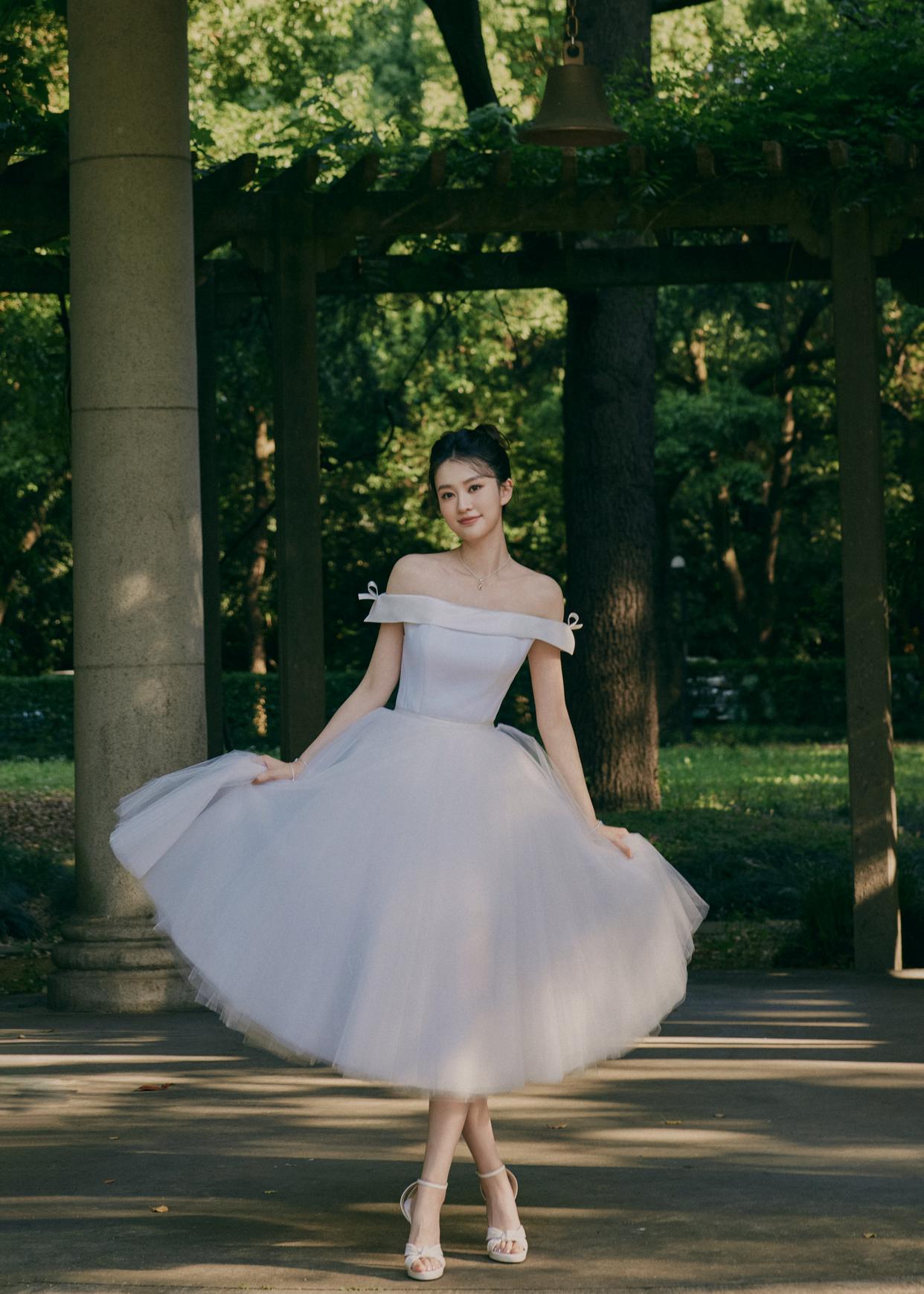 Off-shoulder tulle dress