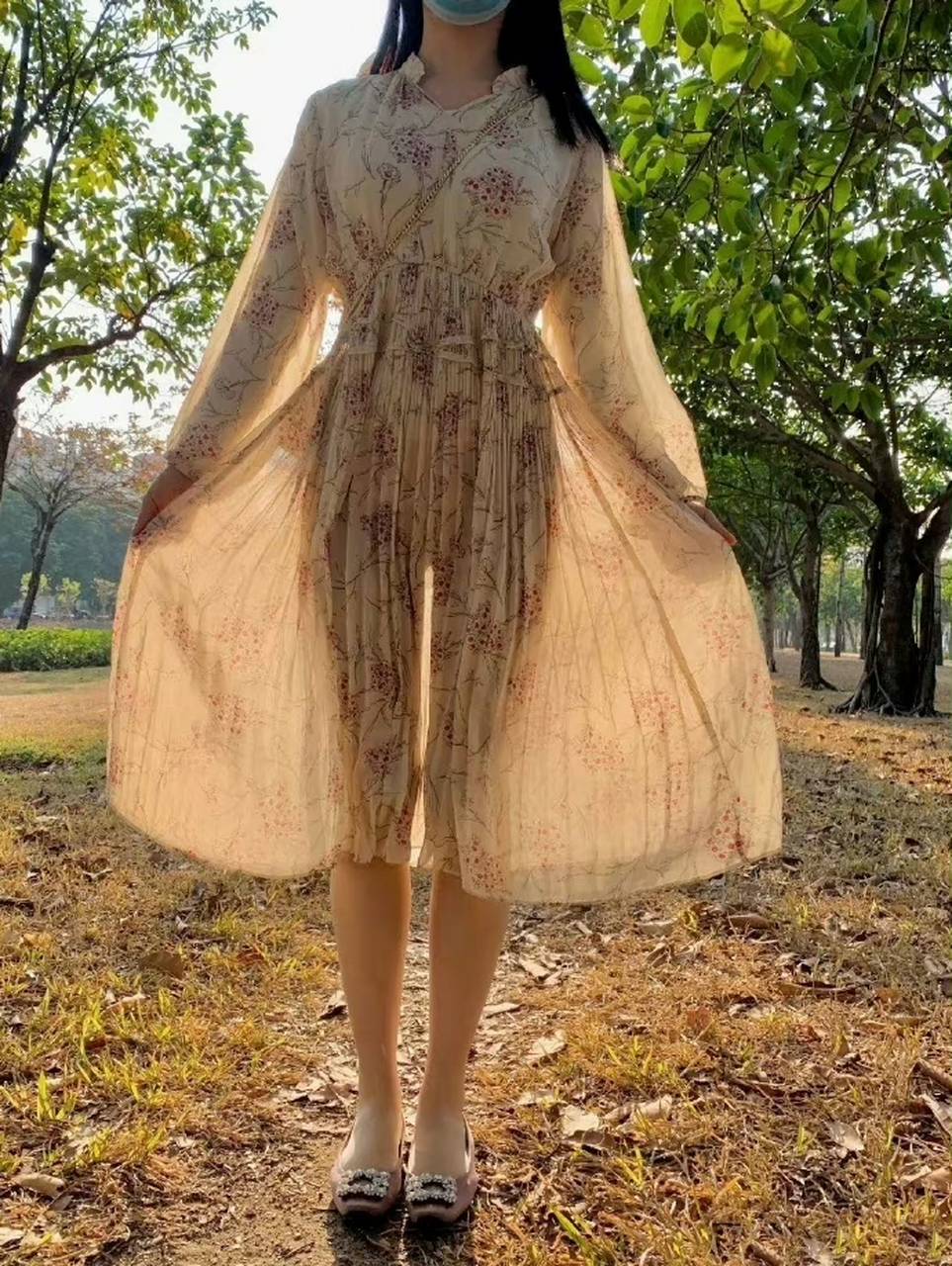 Sunlight through the gauze skirt