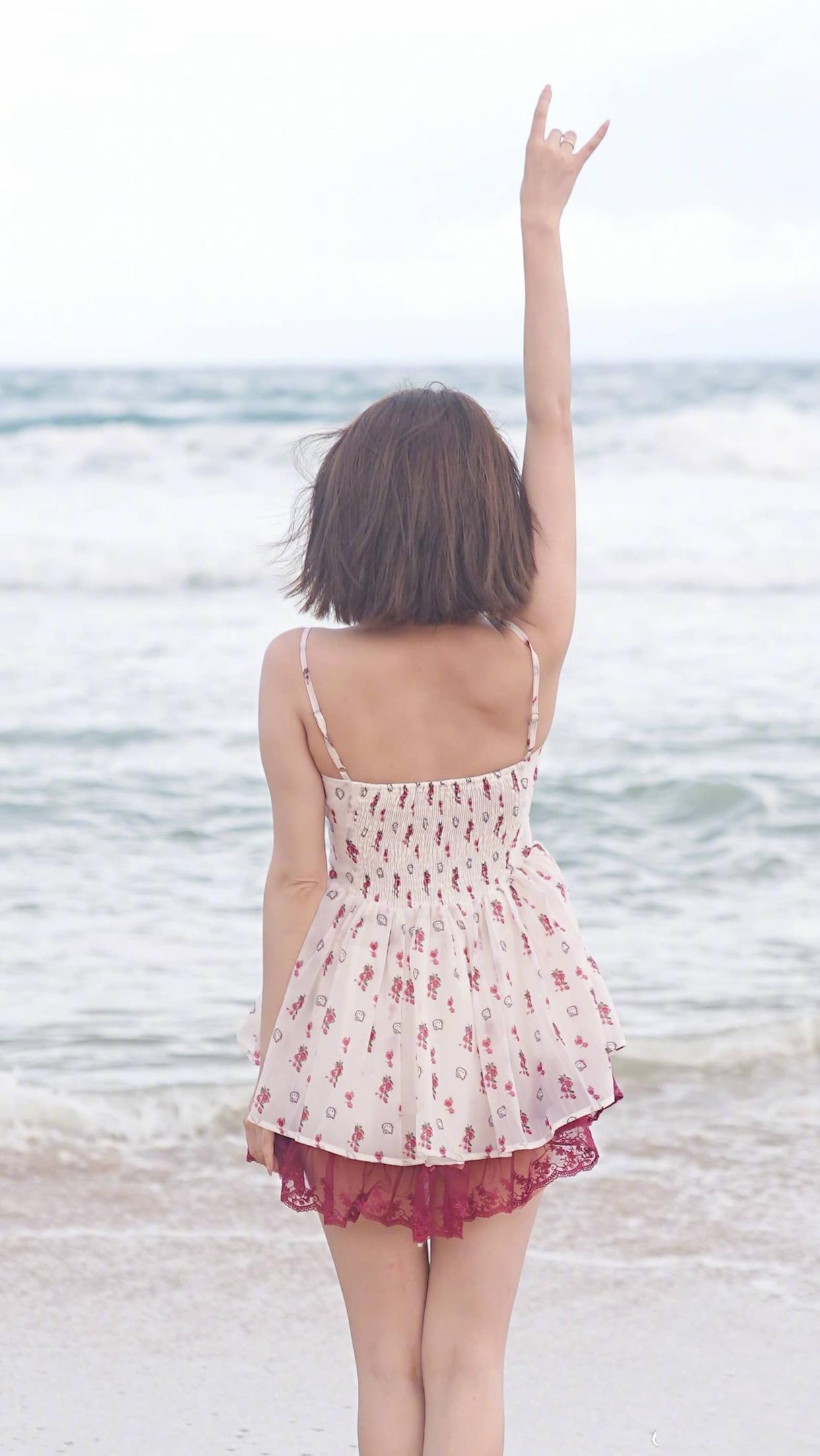 Mini floral sundress with fuchsia lace hem