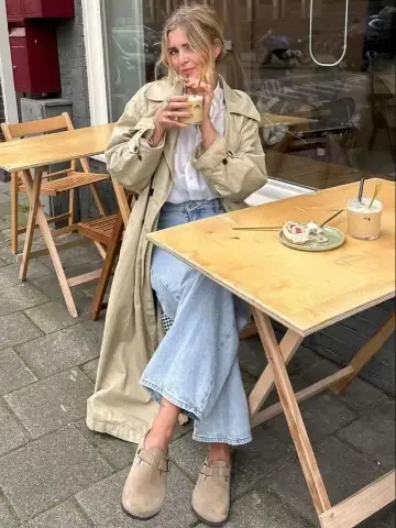 Timeless Trench and Denim Duo with Neutral Accents for Effortless Chic