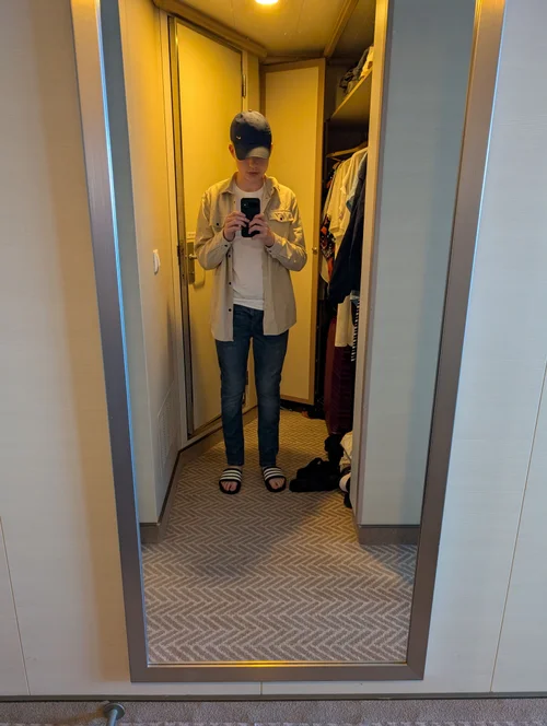 Casual Chic with Jeans, Light Jacket, and White T-Shirt: Effortless Everyday Style