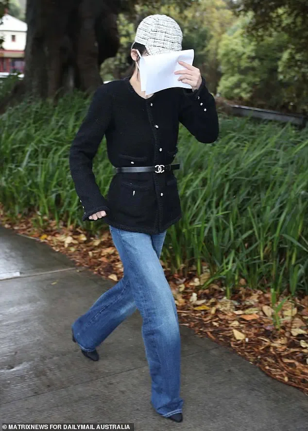 Chic Black Jacket and Casual Wide-Leg Jeans with Stylish Hat