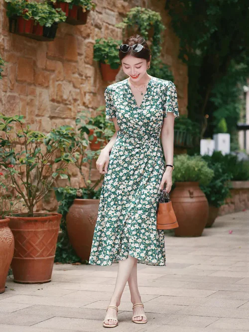 Elegant Green Floral Midi Dress Perfect for Summer Outings