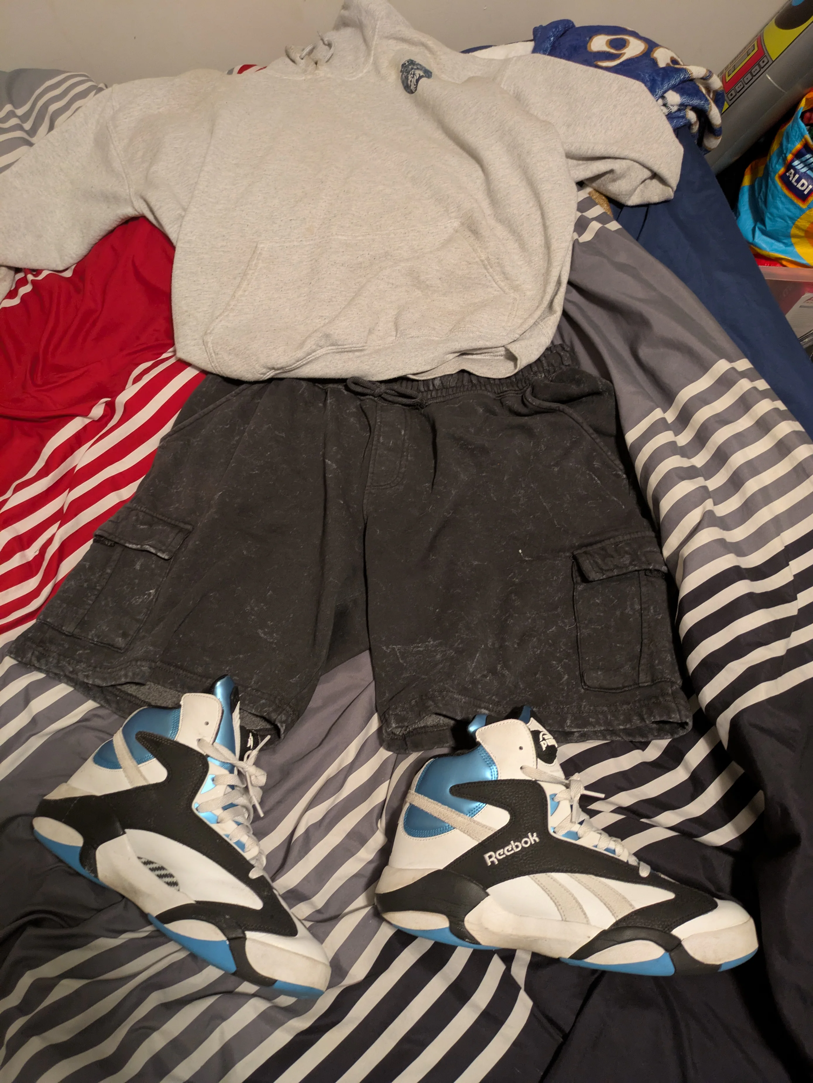 Casual Sporty Look with Gray Hoodie, Black Cargo Shorts, and Reebok Sneakers