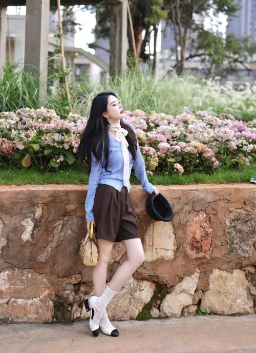 Chic Cardigan and Short Combo with Retro Two-Tone Shoes
