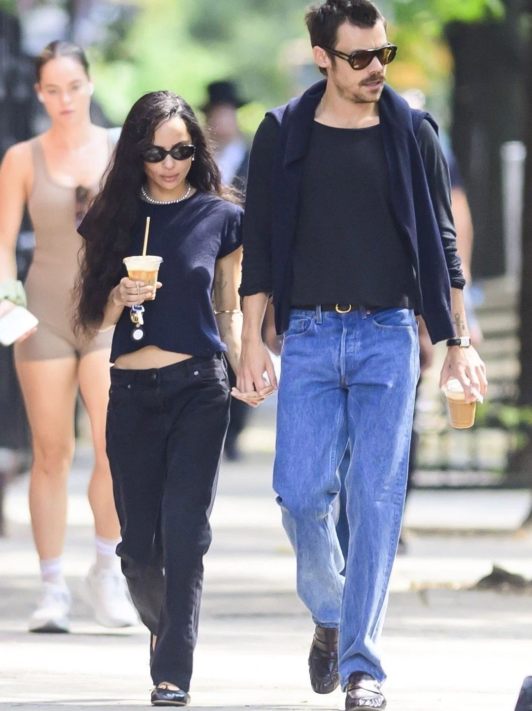 Casual Chic in Black and Blue: A Balanced Street Style Look