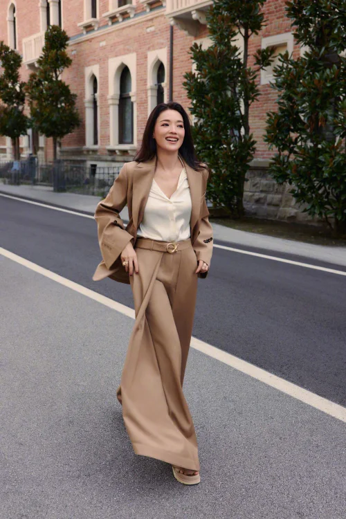 Classic Earth-Tone Suit with Wide-Leg Trousers and Ivory Top
