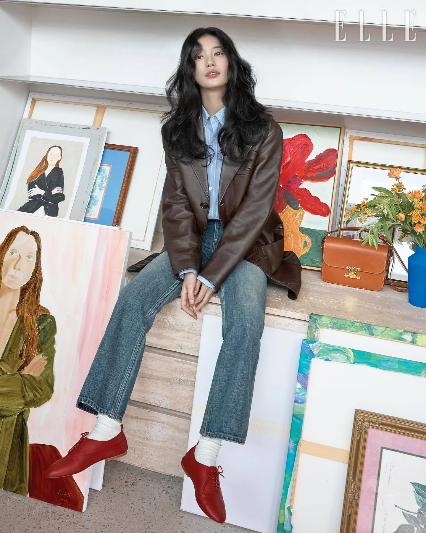 Casual-Chic: Brown Leather Blazer, Light Blue Shirt, and Red Shoes Outfit