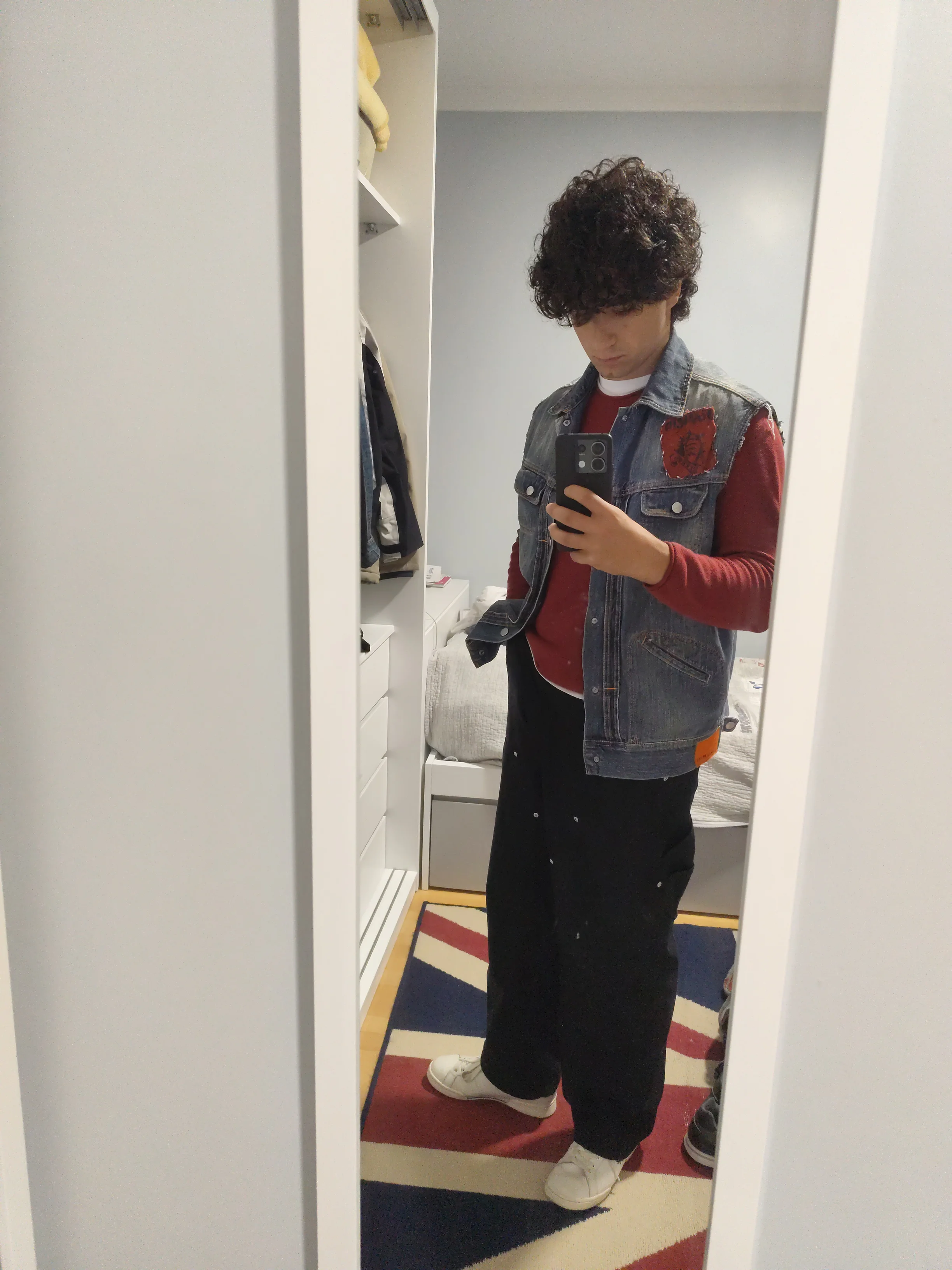 Casual Denim Vest with Red Accents and Black Base for Relaxed Vibes