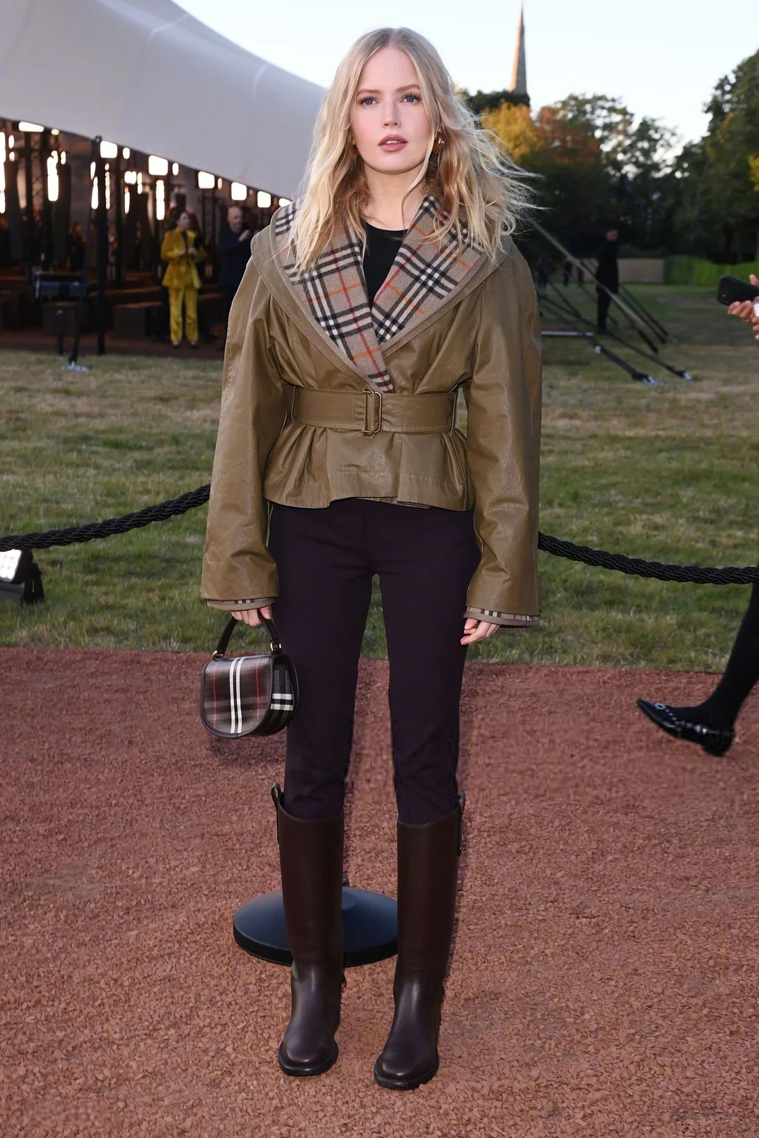 Elegant Plaid Collar and Olive Jacket Paired with Knee-High Boots