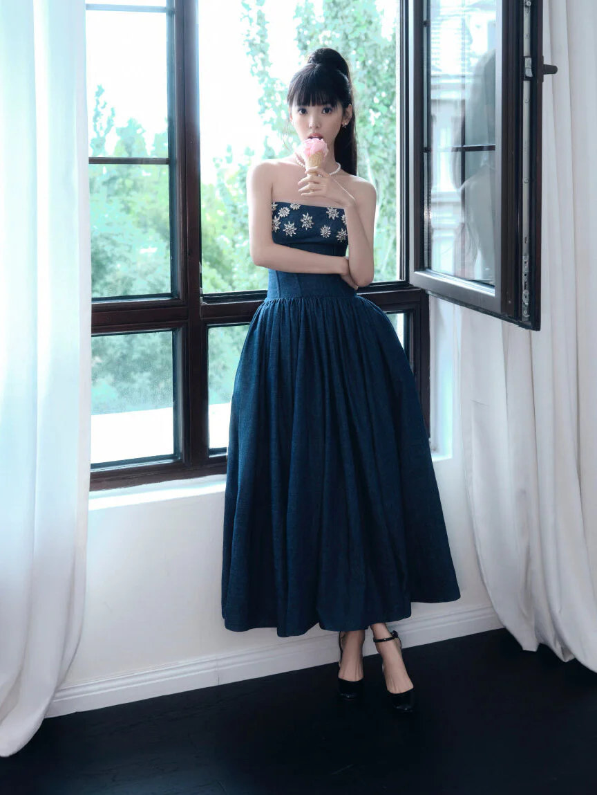 Elegant Navy Blue Strapless Maxi Dress with Floral Embroidery
