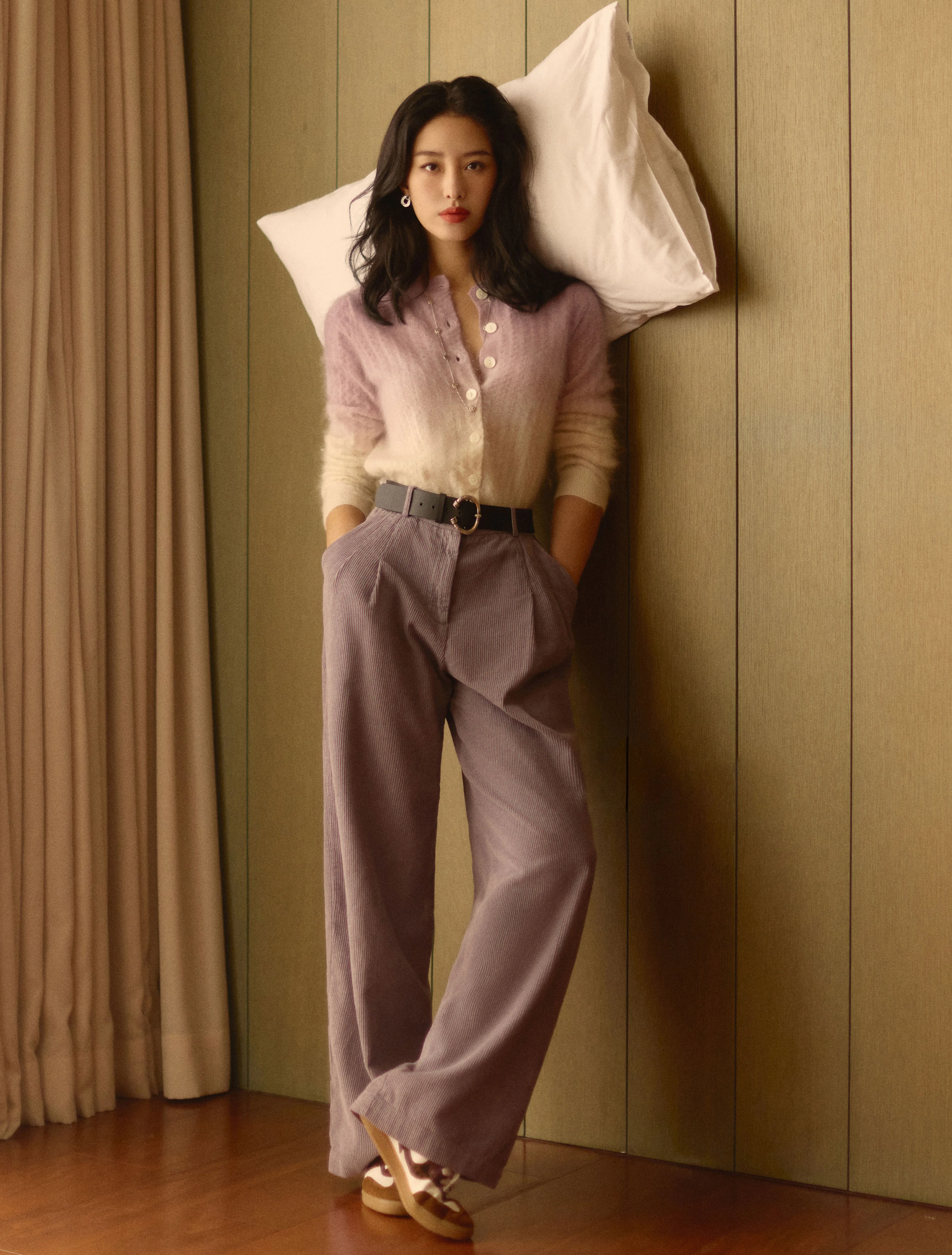 Gradient Cardigan and Lavender Trousers for a Cozy Autumn Look