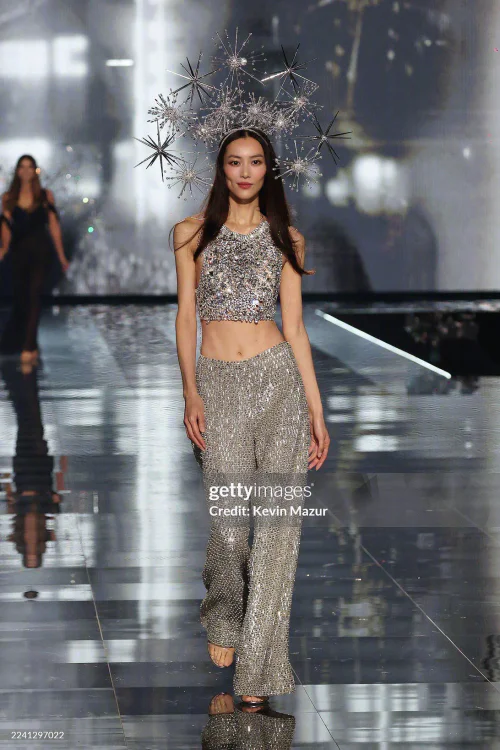 Stunning Silver Shimmer: Beaded Crop Top and Wide-Leg Pants with Celestial Headpiece