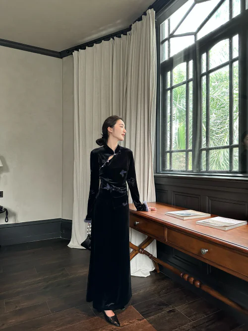 Sophisticated All-Black Velvet Ensemble with Elegant Minimalist Style