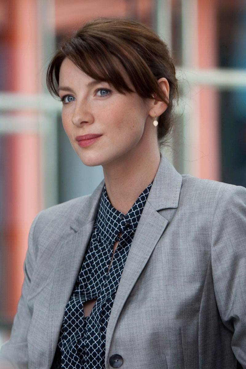Caitriona Balfe’s suit look in Escape Plan.