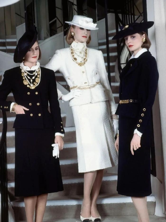 CHANEL in the 1980s: the epitome of refined femininity.